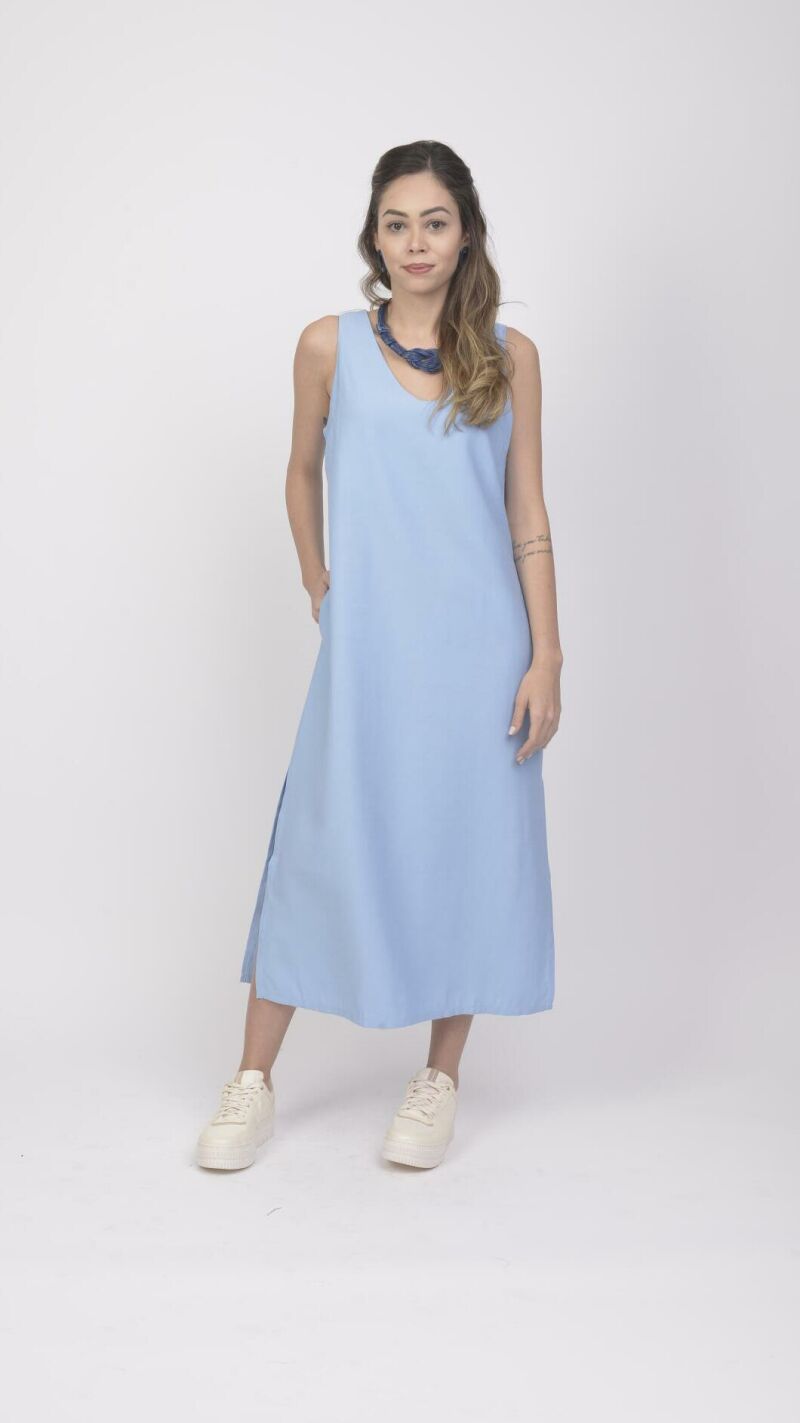 Imagem de Vestido Longo de Alfaiataria Azul com Corte Solto e Detalhes Refinados - Conforto para Diversas Ocasiões